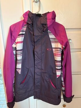 Oakley Women's Purple & Magenta Ski Jacket with Striped Panels